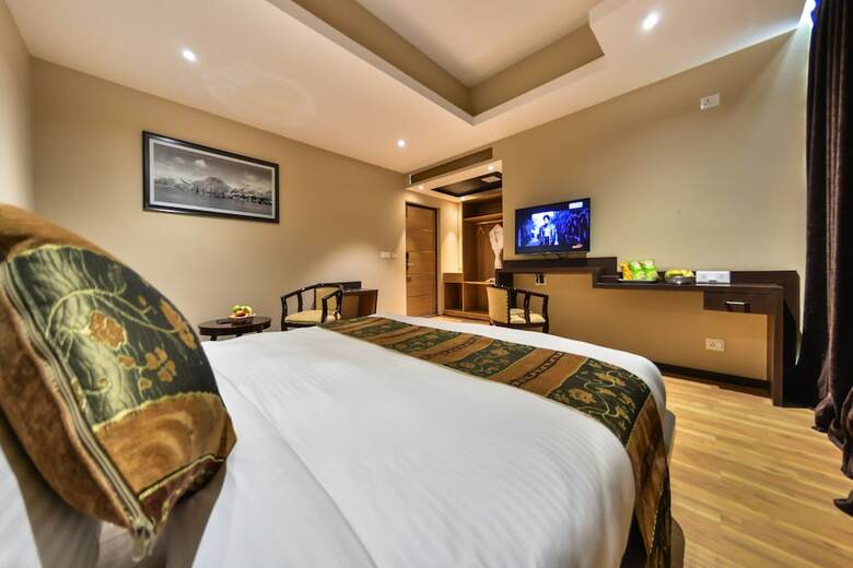 Hotel Golden Tulip Kashmir