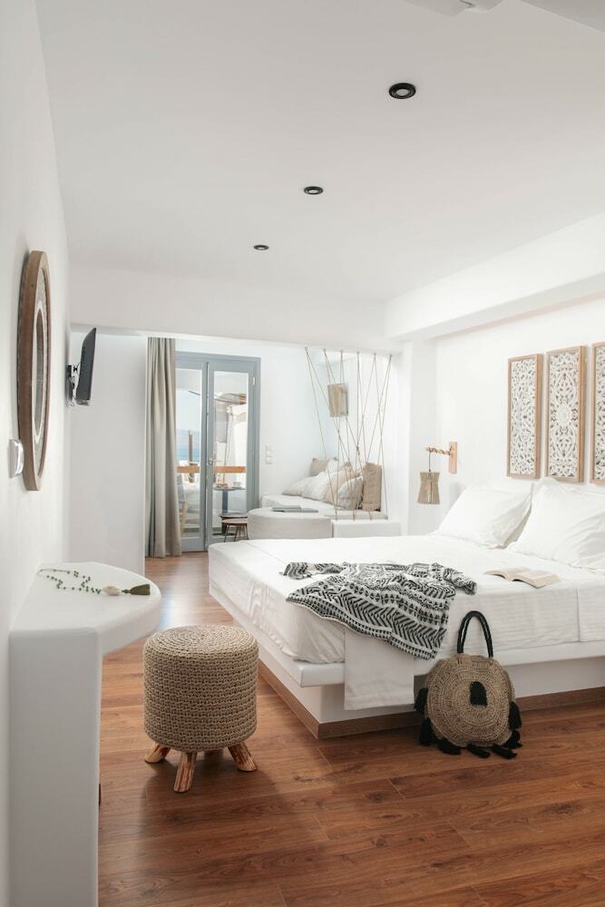 Hotel Kissos Luxury Suites