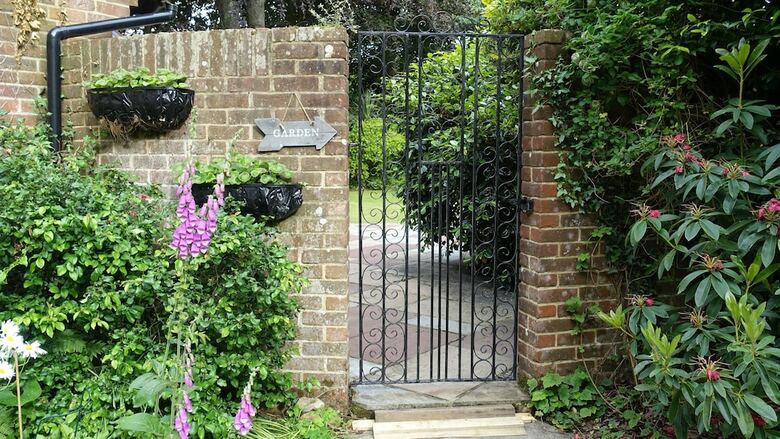Ashen Bank B&B