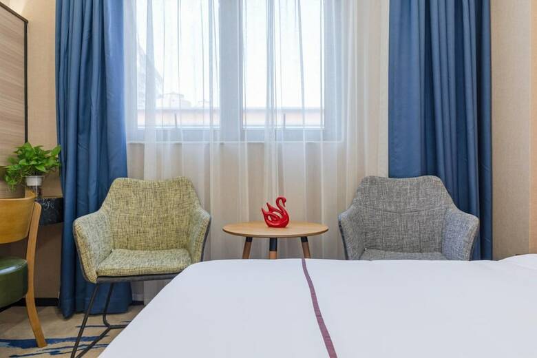 Urba Hotel Baoan Central Area
