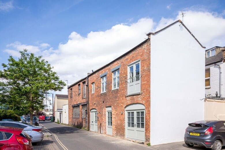 Apartamentos Oxford Passage Coach House