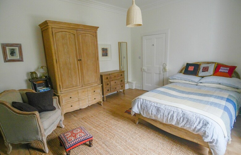 398 Avondale Place Apartment