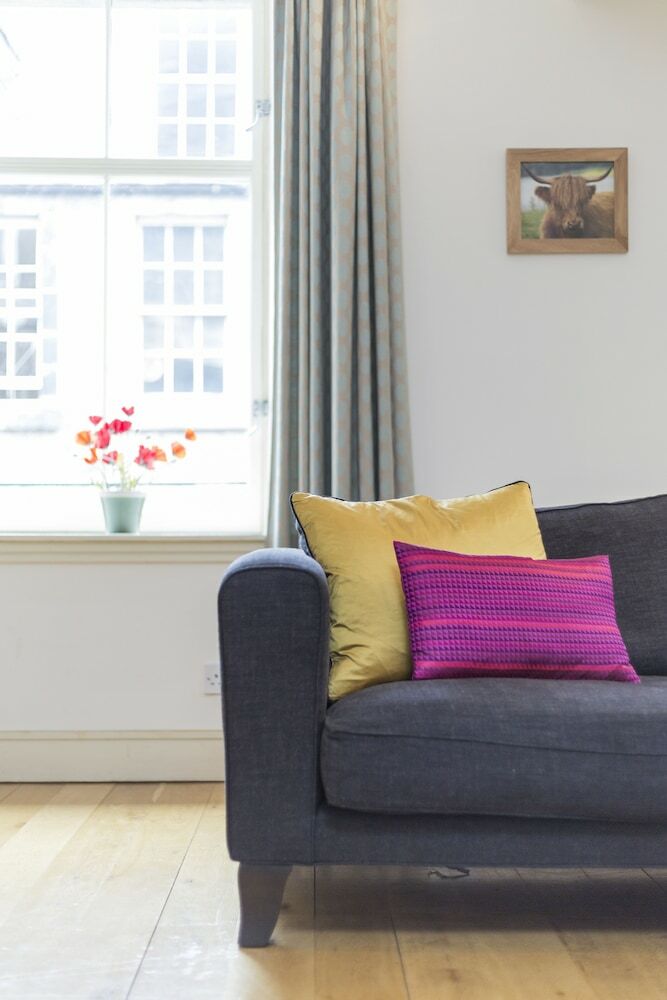 401 Thistle Street Apartment