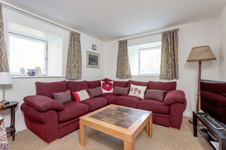 400 Dean Village Apartment