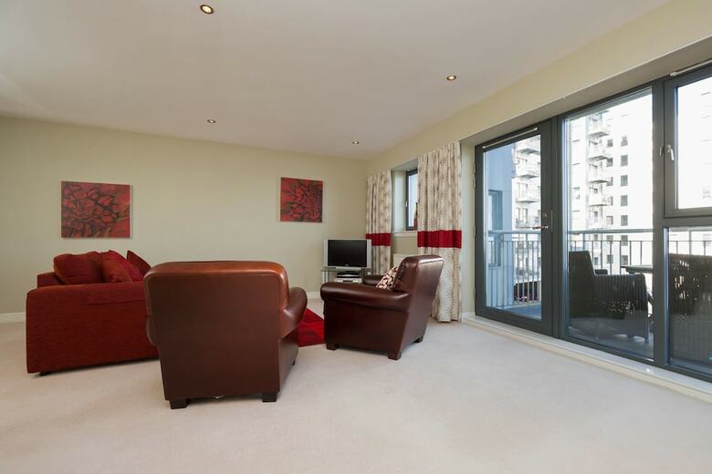 411 - Corinthian Quay Apartment