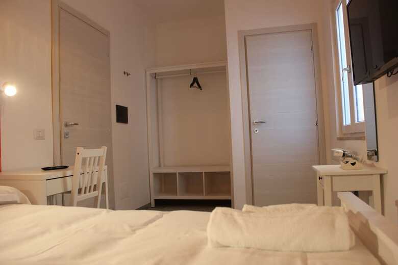 Roman Sunrise Rooms