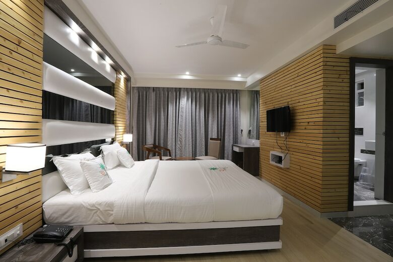 Hotel S3 Park, Ambernath