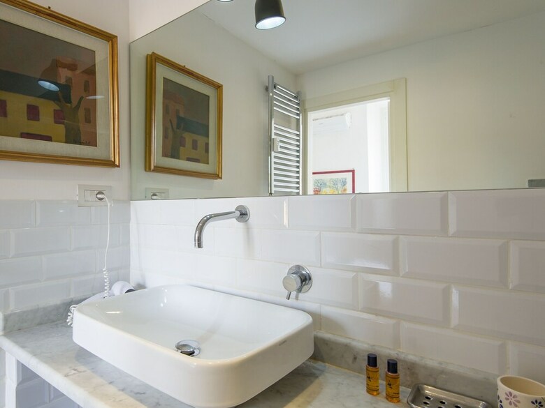 Rsh Bright Vatican Apartment