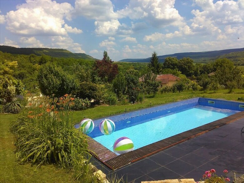Peaceful,sun,own Pool! Get Away From The Crowds!!