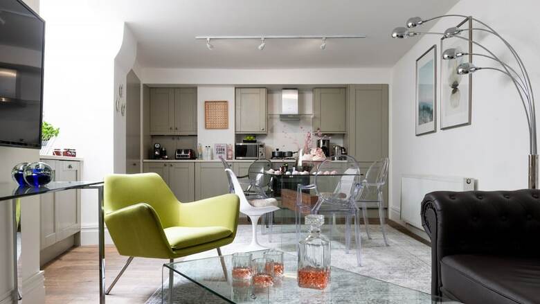 Design Luxury House For Large Groups