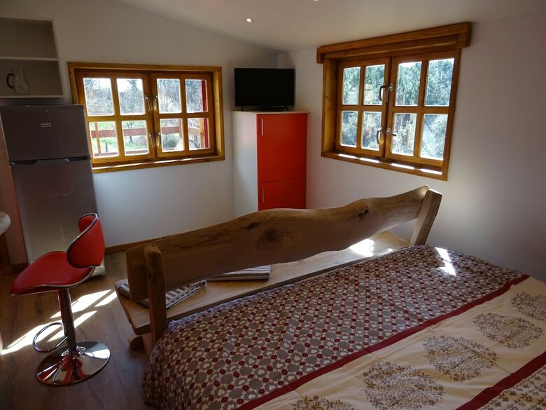 Hotel Le Pressoir de La Dev�ze