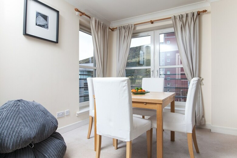 Amazing Apartments - Holyrood Road