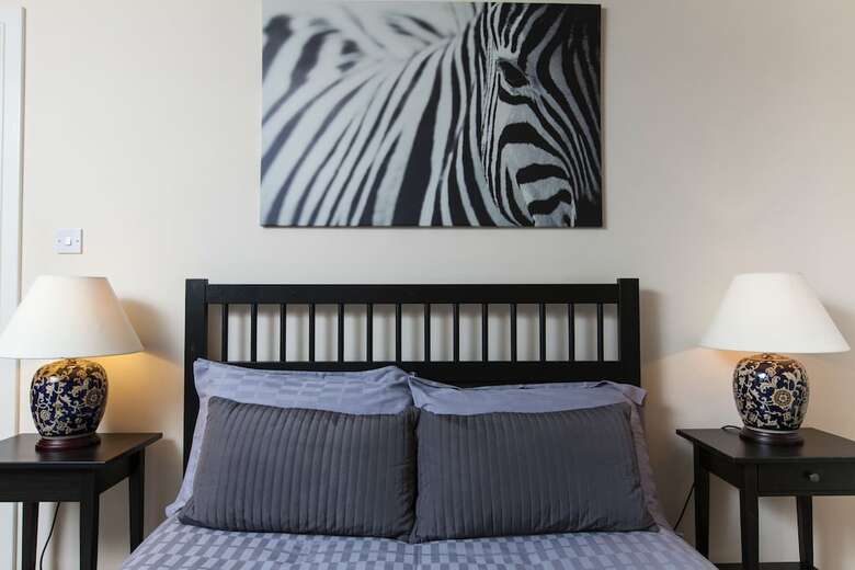 Amazing Apartments - Holyrood Road