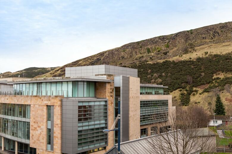 Amazing Apartments - Holyrood Road