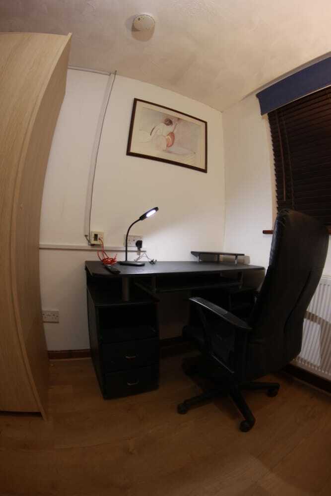 Hostal College Street Abode