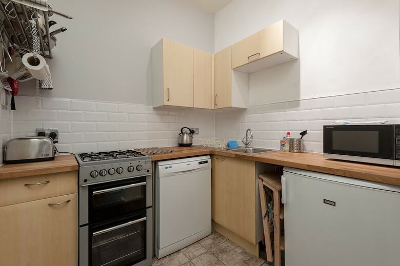 412: Regent Place Apartment