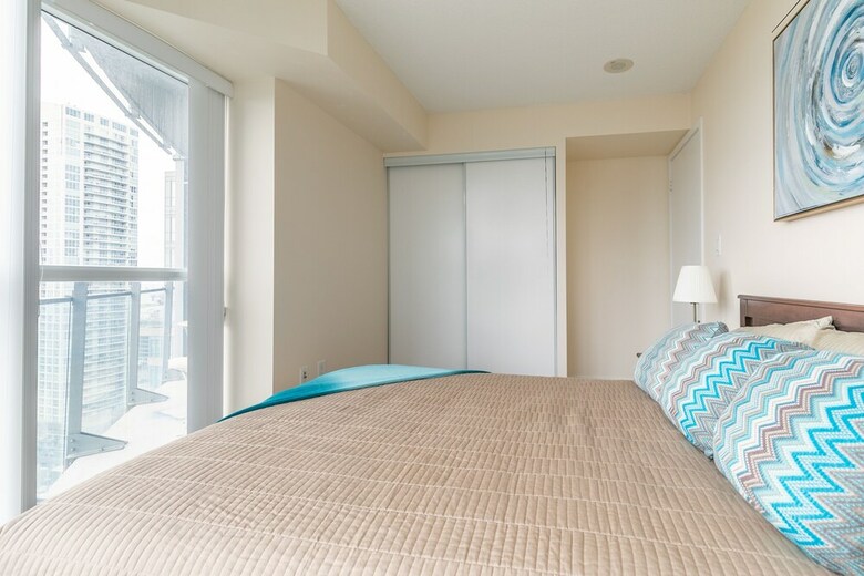 Skytree - Lakeside Condos Near Cn Tower