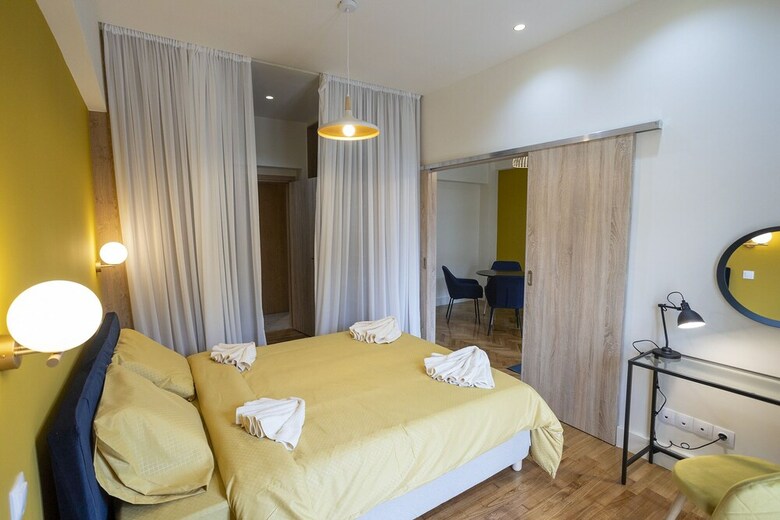 Stylish And Fancy Central Apartment