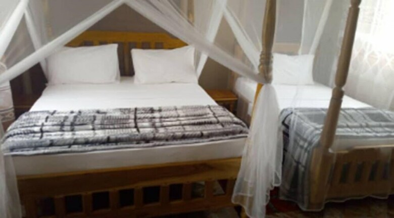Hotel Mantis Lodge & Camping Site