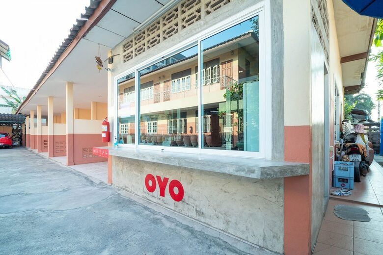 Hotel Oyo Baan Ruang Rung Roj