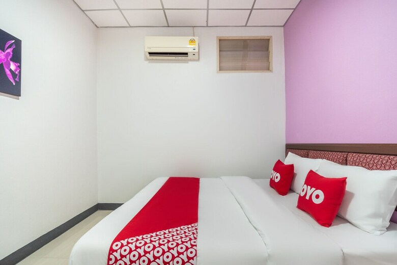 Hotel Oyo 678 9's Born