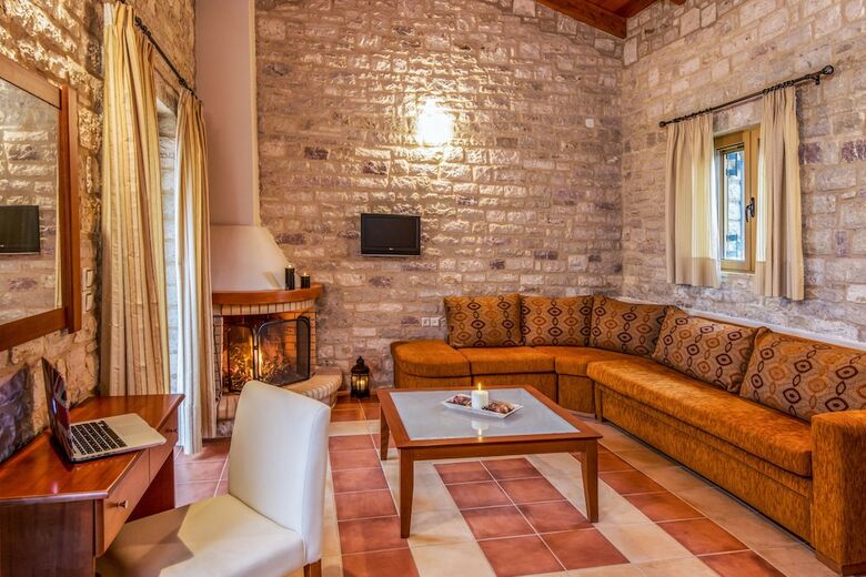 Enastron Villas