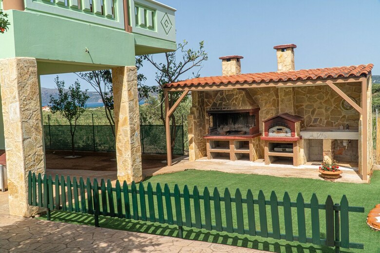 Eleni's Holidays House