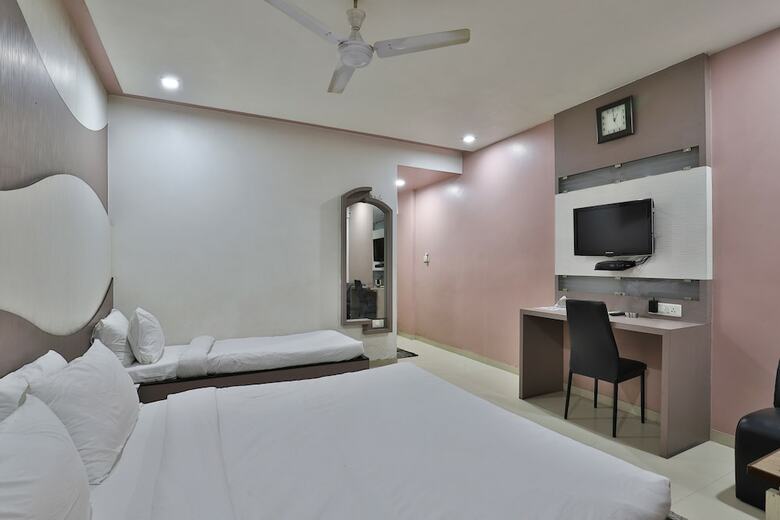 Hotel Merit