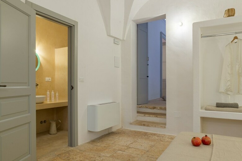 Villa Dimora Fumarola With Indoor Pool And Jacuzzi