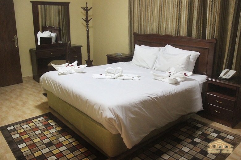 Aparthotel Orient House Hotel Suites