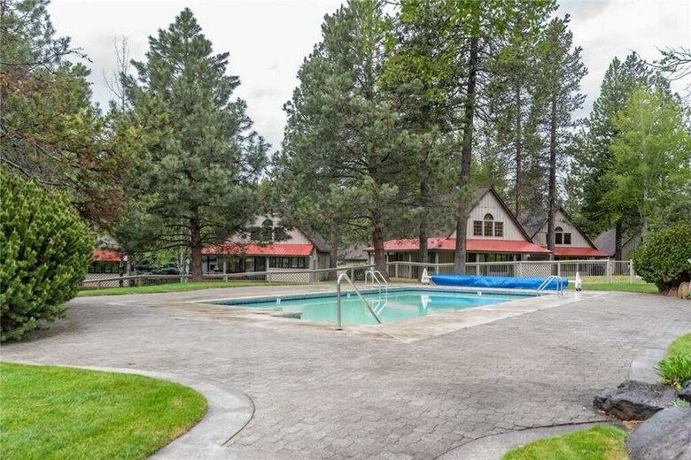 2 Circle 4 Cabin