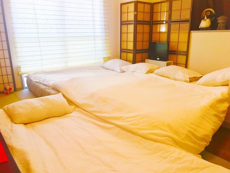 Local Hakozaki Apartment