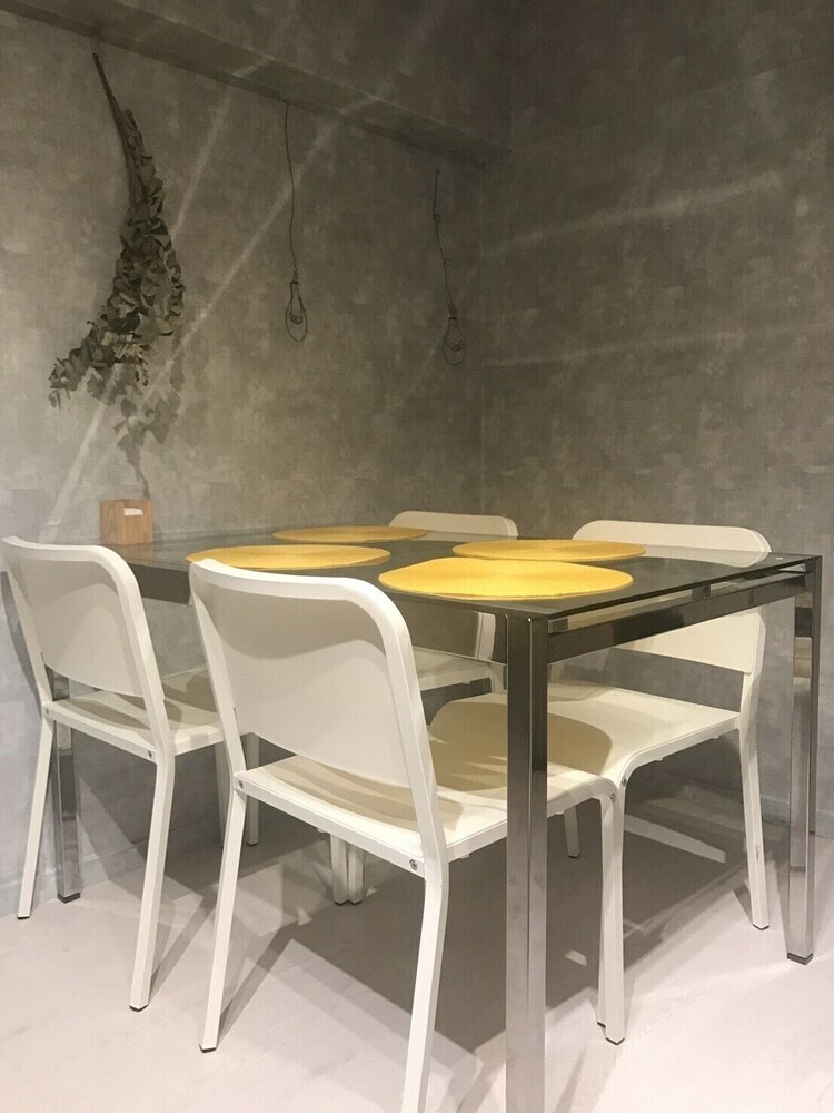 Local Hakozaki Apartment