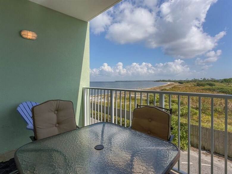 Navy Cove Harbor By Meyer Vacation Rentals