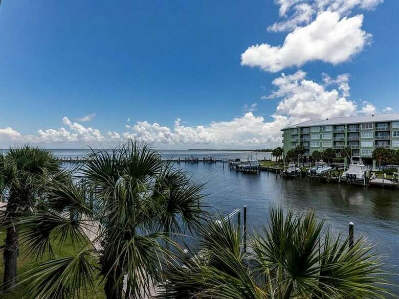 Navy Cove Harbor By Meyer Vacation Rentals
