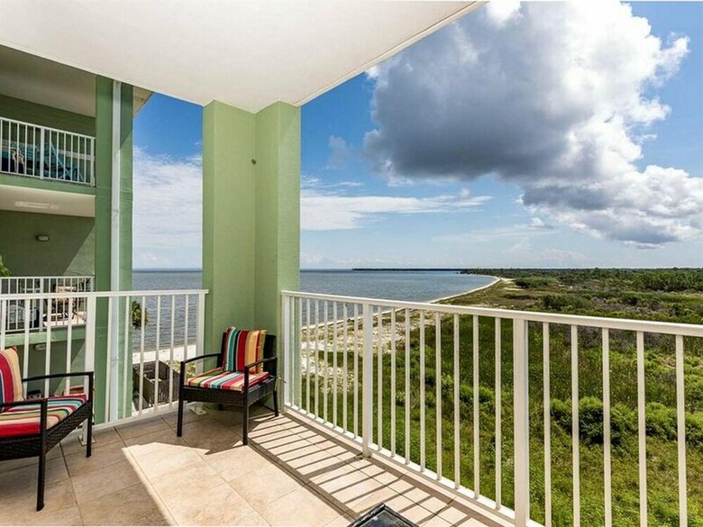 Navy Cove Harbor By Meyer Vacation Rentals