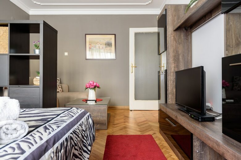Zona Apartment