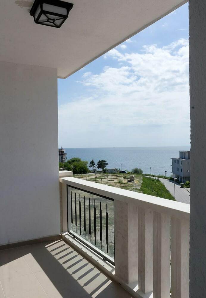 Fm Luxury 1-bdr Apartment - White Lagoon In Apartcomplex Magnolia