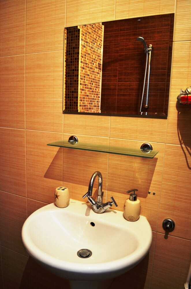 Apartamentos Fm Economy Studio -art
