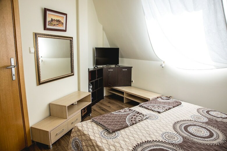 Fm Premium 1-bdr Apartment With Terrace-pacific