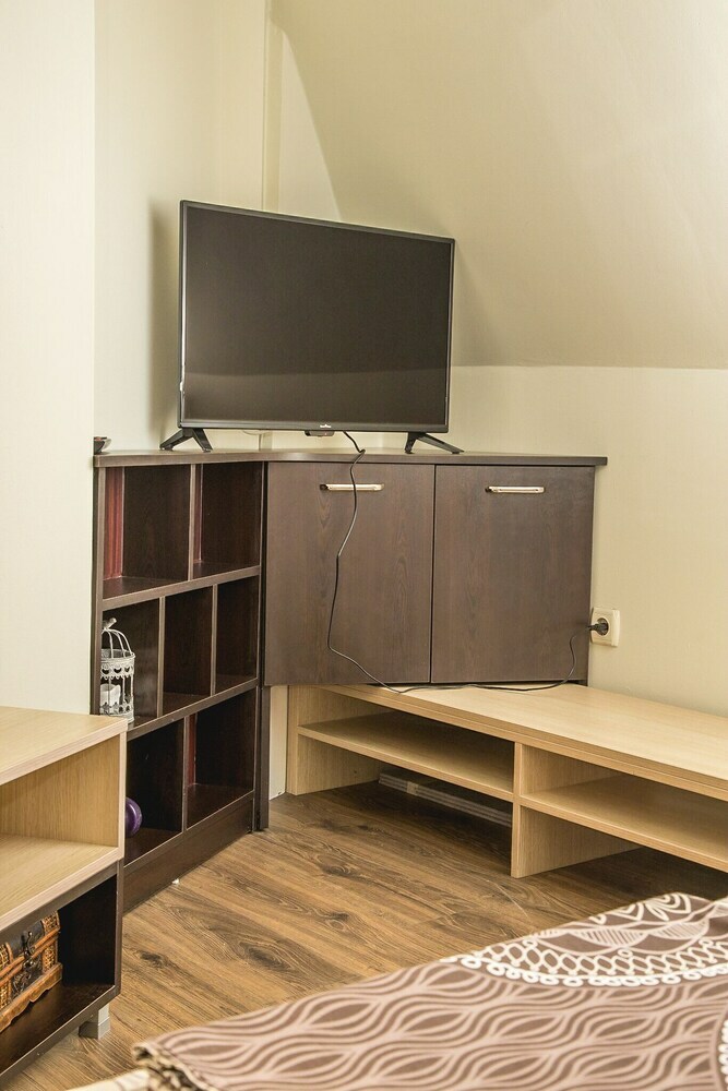 Fm Premium 1-bdr Apartment With Terrace-pacific