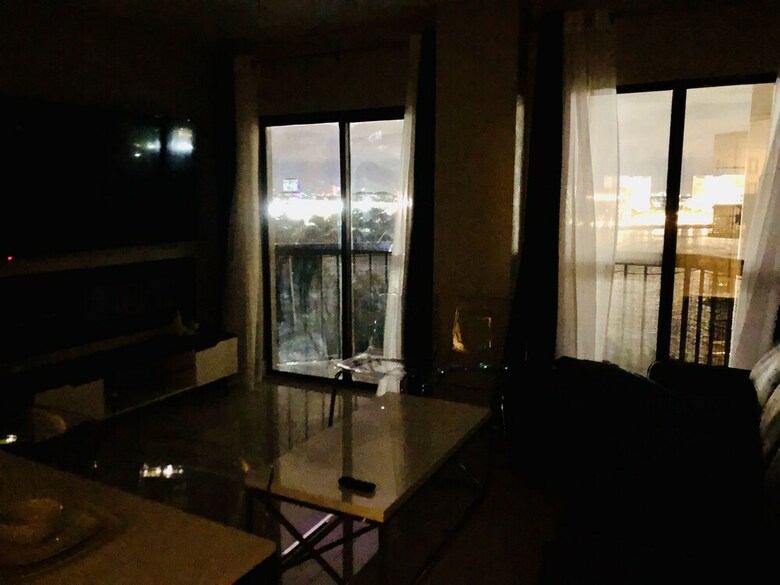 2701 � Luxury Lakefront Unit With Pool Views