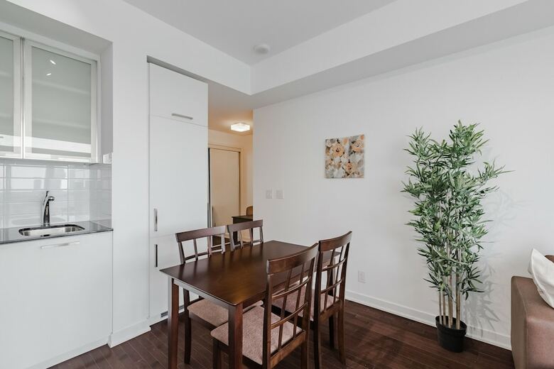 Sterling Suites - Financial District