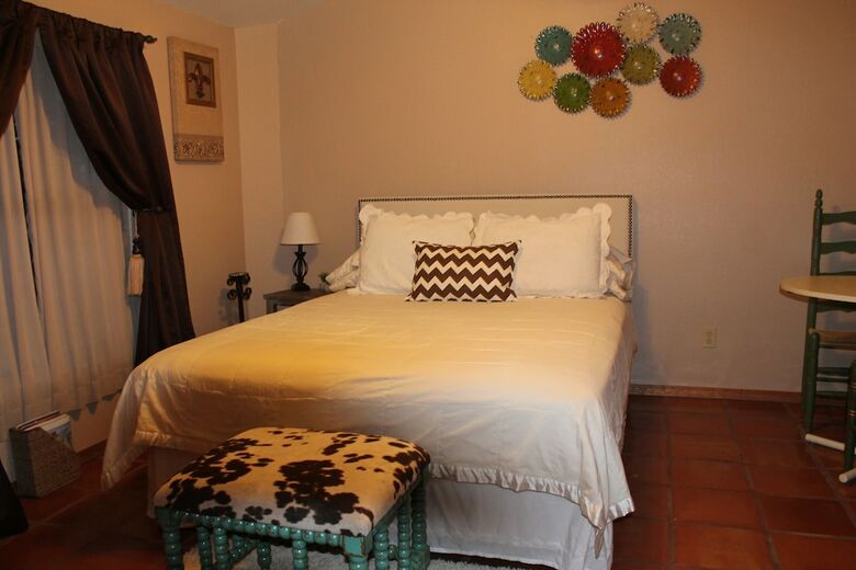 Hotel Adobe Rose Boutique Inn