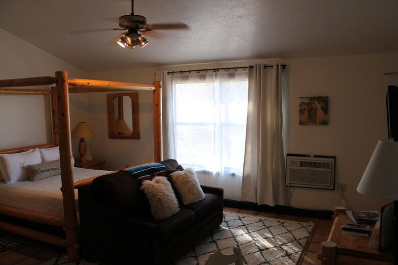Hotel Adobe Rose Boutique Inn