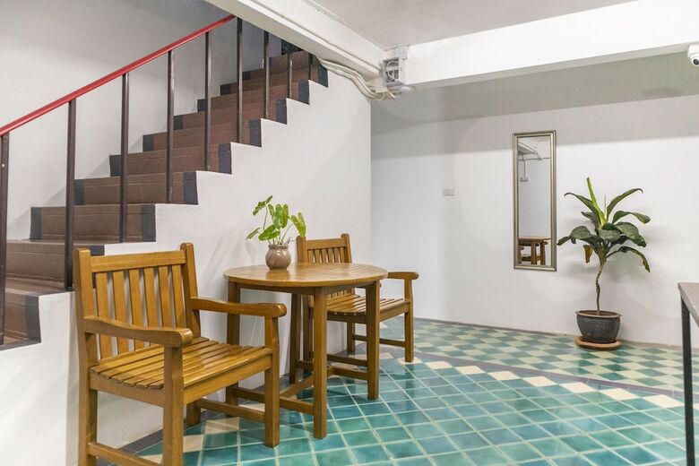 Hostal Oyo 736 Green Poshtel