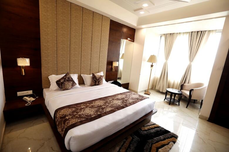 Hotel Neva Ji Palace