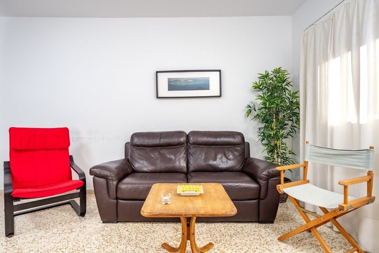Large Apartment In Prime Location In Fuengirola Ref 98