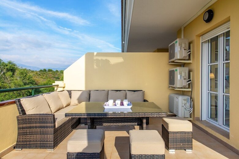 Bright Apartment With Sea View And Terrace Ref 53