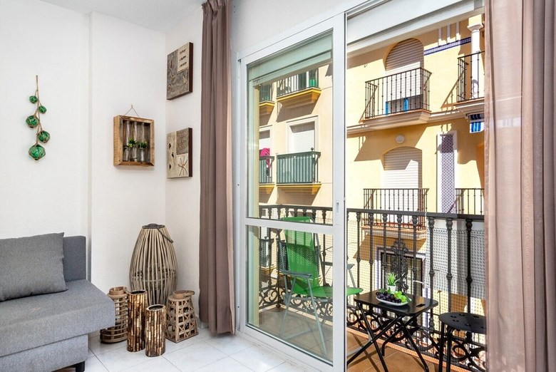 Central Gem Apartment Near The Beach Ref 134
